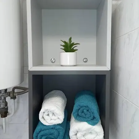 2/4 Pers Proche Centre Avec Balcon, Parking