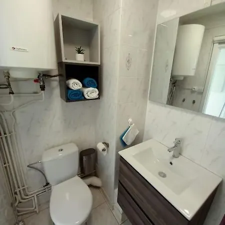 2/4 Pers Proche Centre Avec Balcon, Parking Apartment