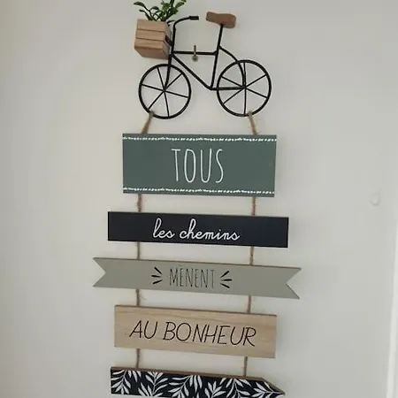 דירה 2/4 Pers Proche Centre Avec Balcon, Parking *