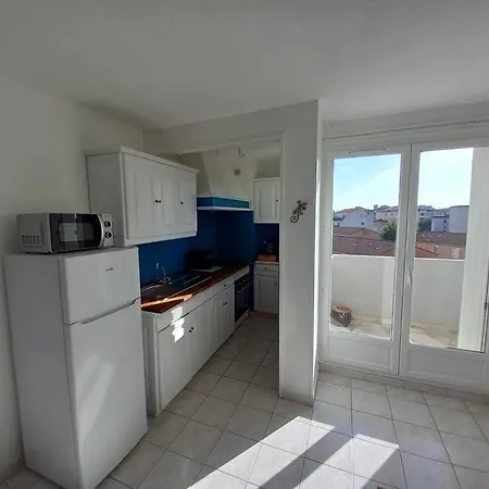 2/4 Pers Proche Centre Avec Balcon, Parking Narbonne