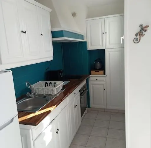 2/4 Pers Proche Centre Avec Balcon, Parking * Narbonne
